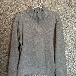 Boys Sz S Southern Tide 1/4 zip pullover.